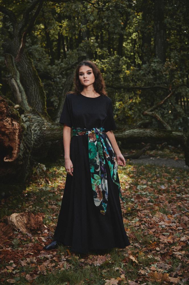 SKARELE OASIS tropical green and black silk SCARF, 140x140cm