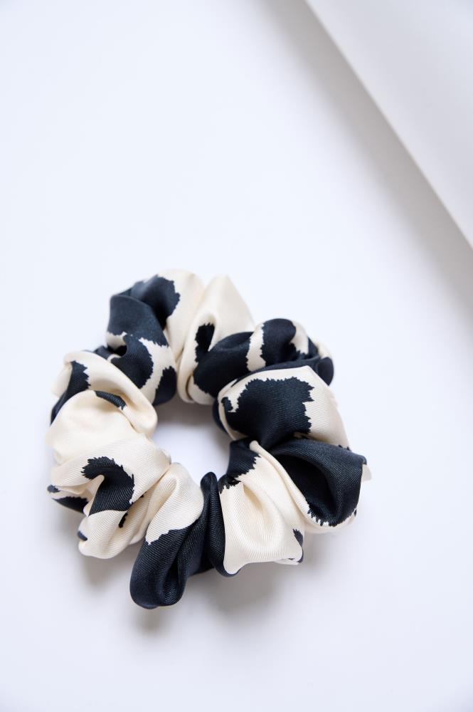 SKARELE DASH Black and White silk SCRUNCHIE, 12x5CM