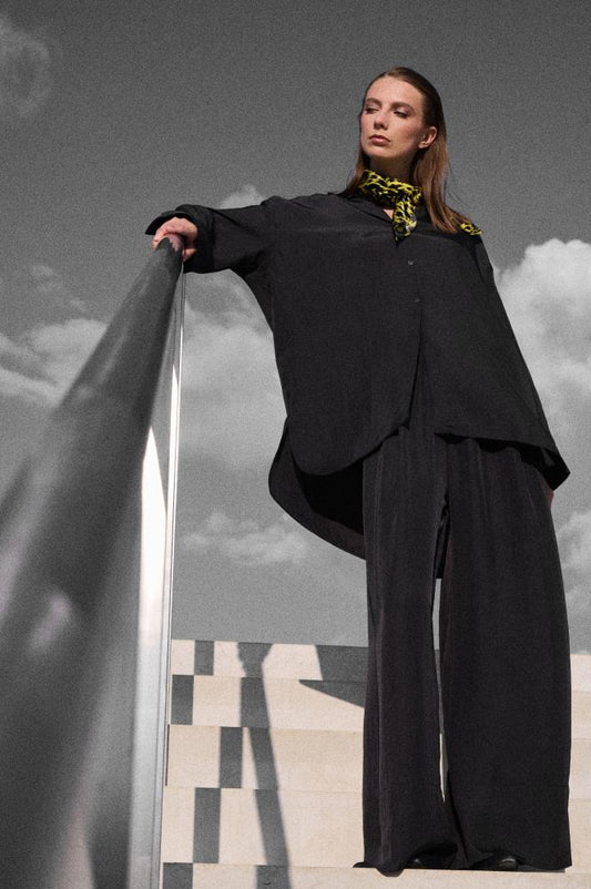 SKARELE TOUCAN vibrant yellow & black silk SCARF, 60x60cm