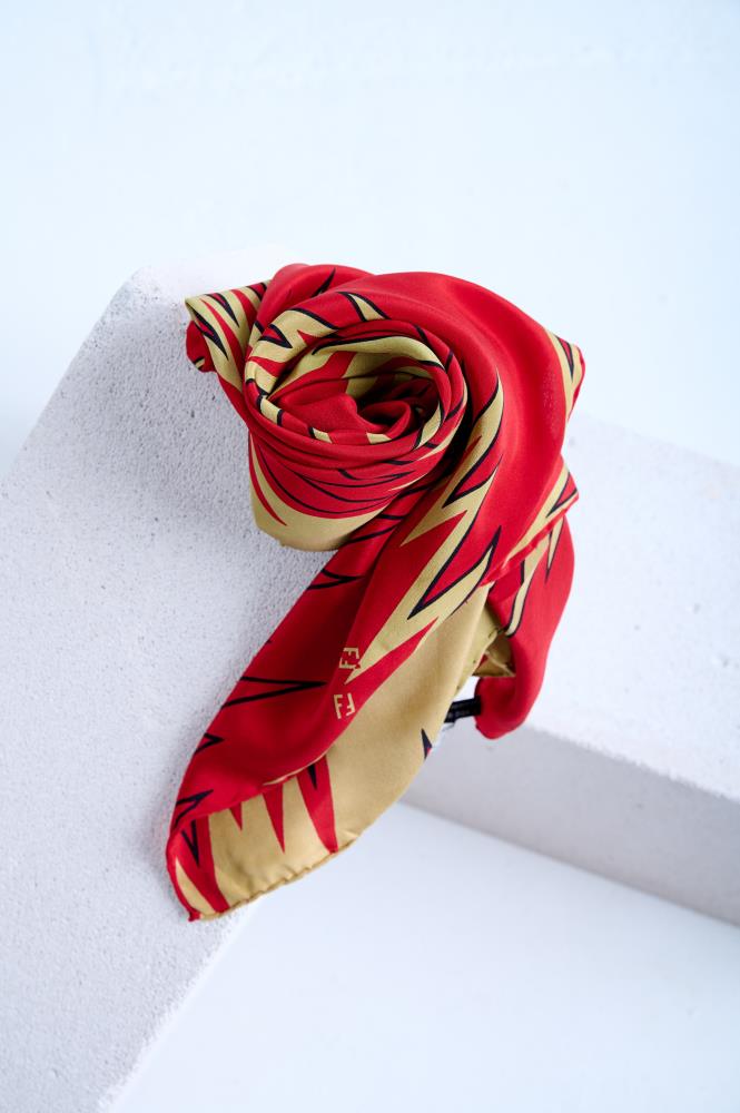 SKARELE Vintage 016 scarf, 82x82cm