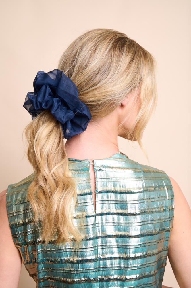 SKARELE MAJESTY SILK SCRUNCHIE, 17X7CM