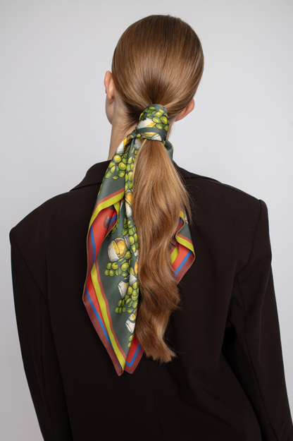 SKARELE EVENING Double-Sided Contrasting Pistachio Green and Deep Red Silk Scarf 65x65cm